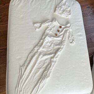 Caden Lane White Knot Gown with Hat